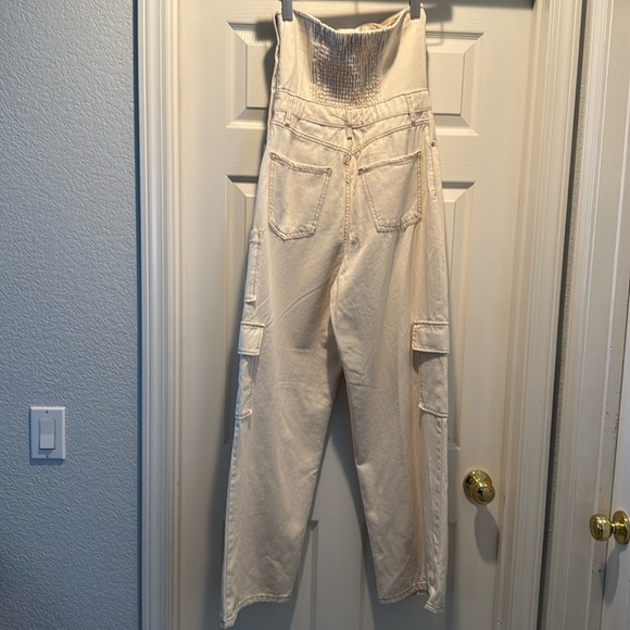 Wild Fable Cream Denim Strapless Cargo Jumpsuit Small NWT - Picture 4 of 7